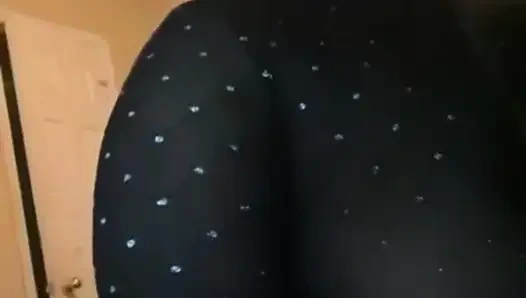 Mein stiefvater ist bei uns eingezogen und wir haben spät in der nacht ein bisschen spaß