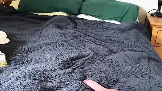 winner of the best solo selfie  masturbation  video for 2025 is this british beautiful babe