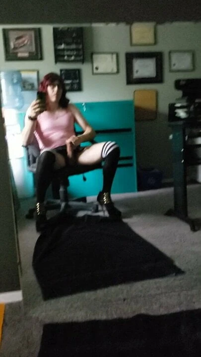 Jerking off bouncing tits