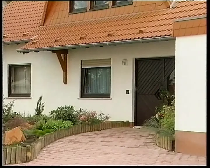 Đằng sau cánh cửa Đức được đụ siêng năng - Phim đầy đủ