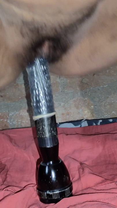 印度鄉村自製 Merried Bhabhi 大光性愛與避孕套 Tarch 性愛 輕性愛影片 比哈爾邦輕性愛 印度輕度性愛 | 短片 1