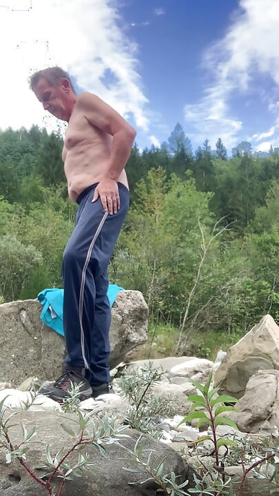Outdoor jerk