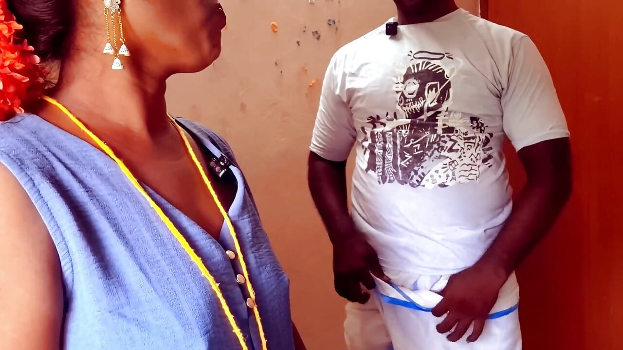 Marido recebe amigo dando sua esposa