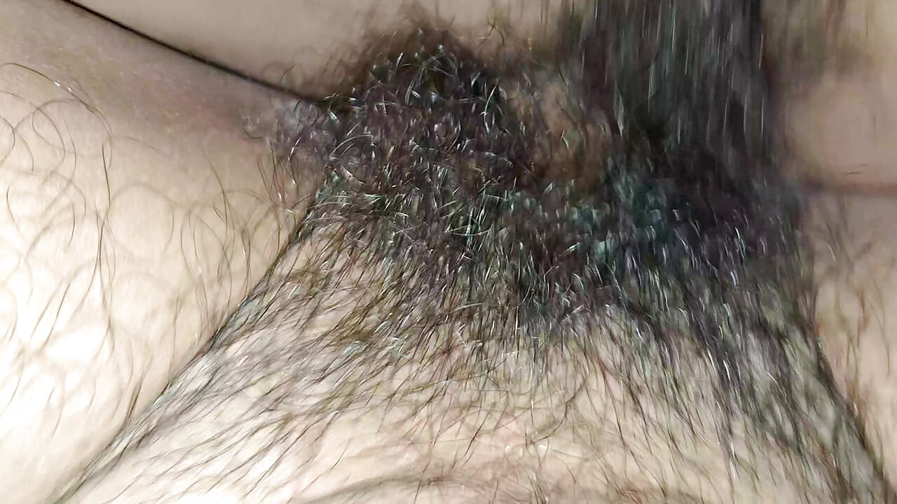 Seksi video iz sela Garo, Muž i žena