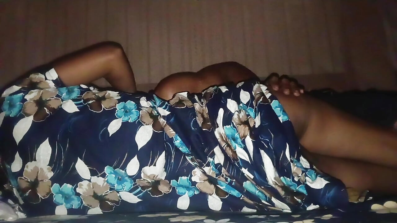 Indian desi bhabhi chetting apne husband se