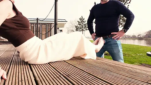 210 Footjob Tak Terduga