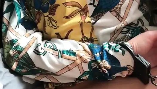В Наручниках С Красной Пробкой В Жопе - Целуется И Ебётся Беспомощная Сучка