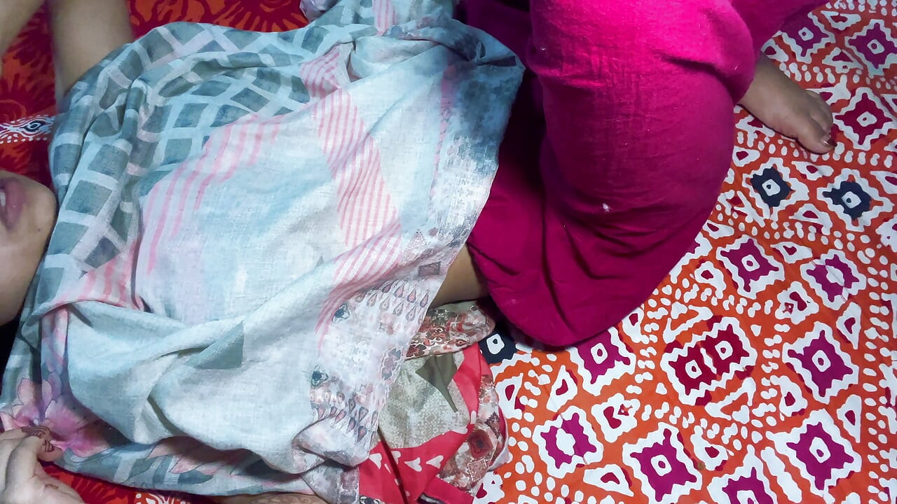 Aku ngentot adik tiriku yang seksi sepanjang malam untuk memuaskan nafsunya yang masih muda