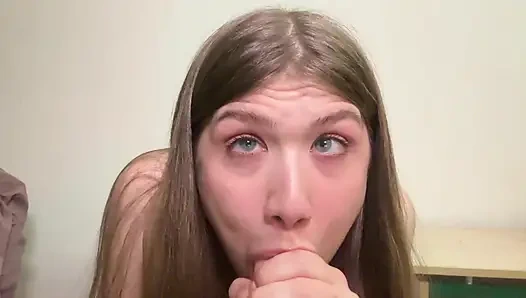 Mengisap sangat dalam sampai refleks tersedak bahwa siapa pun akan iri