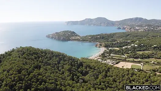 Blacked Estate Agent Lexi Belle büyük zenci karşı koyamıyor