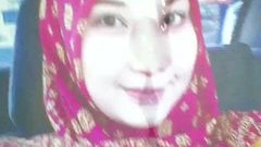 Hijabi cantik wajah punya cumload