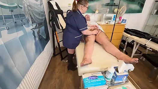 Bagian 1: mr hughes pergi menemui cockologist matron satana untuk membantu penis kecilnya!