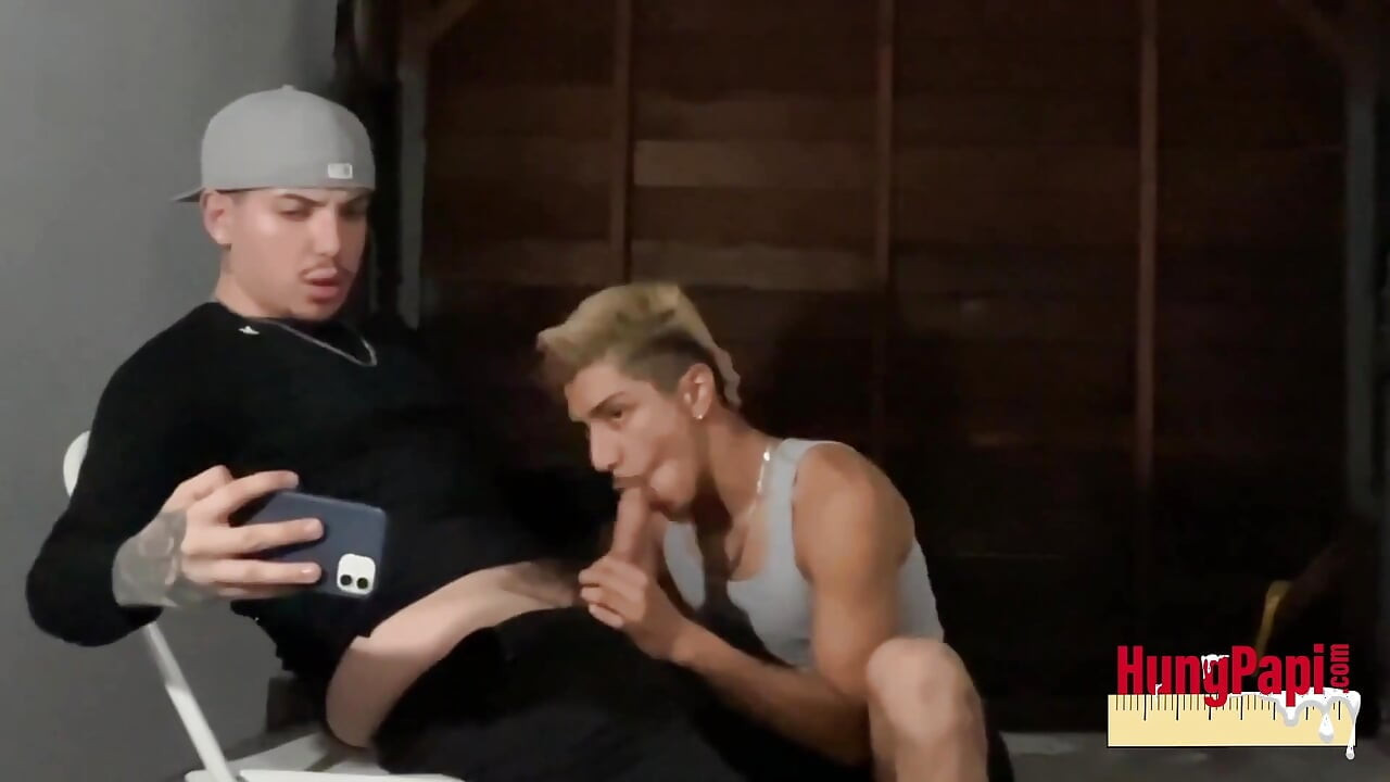 Gay Cholo chupa pau de gang thugs