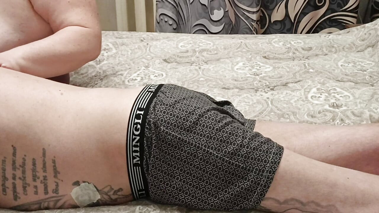 the morning started with a massage and a deep blowjob with swallowing cum from the stepmom