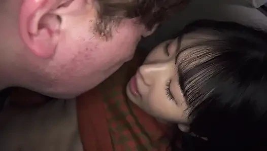 Digodain sama orang untuk ciuman di depan umum sampai habis-habisan