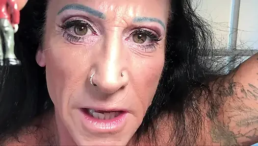 Goddess Kandy's Shrunken Gym Voyeur Gets Consumed