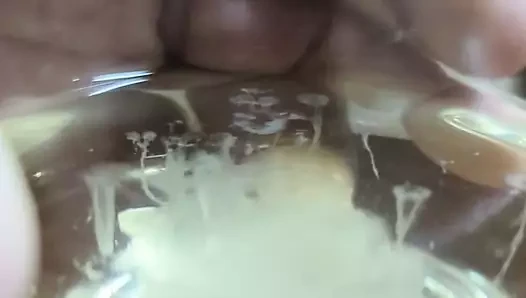 Chardonnay'leriyle boşalmak isteyen var mı?