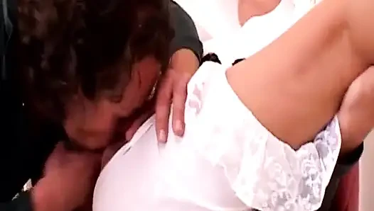 Adegan fetish seks anal ibu-ibu hot jerman rambut cokelat