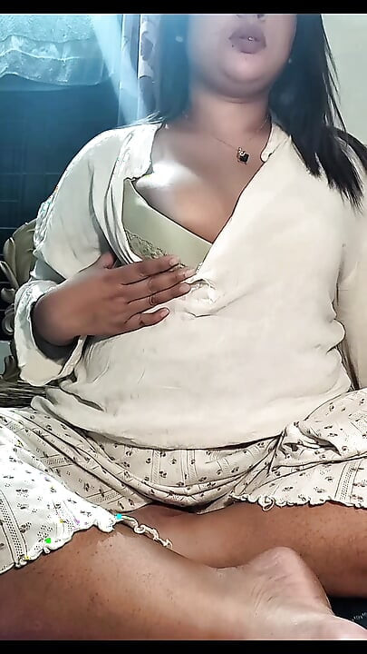Desi Bengali Mature Bhabhi Solo Fingering Orgasm