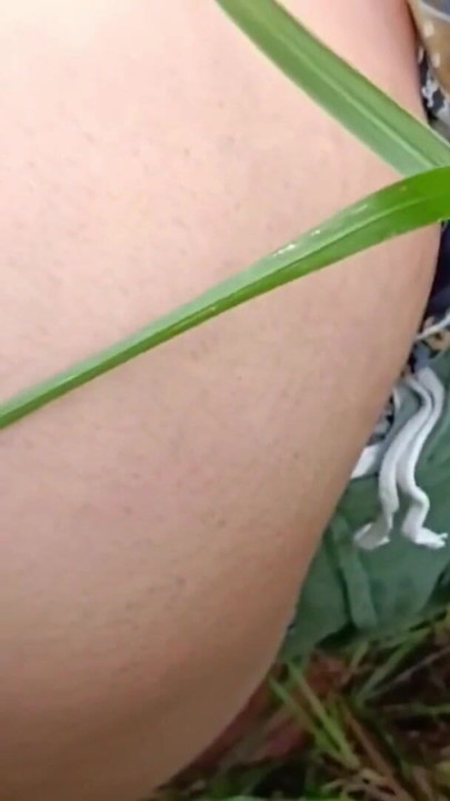 The illicit relationship between father-in-law and daughter-in-law went to the fields and quenched thirst, openly sucked cock in the mouth, father-in-law fucked the daughter-in-law's buttocks, put the daughter-in-law to sleep below him. | Clip 2