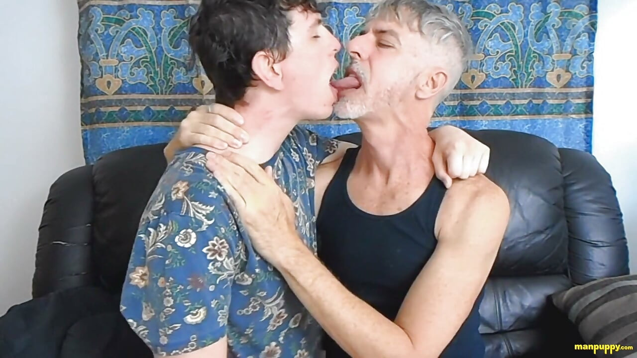 Hot Gay Kissing with Richard & Christian