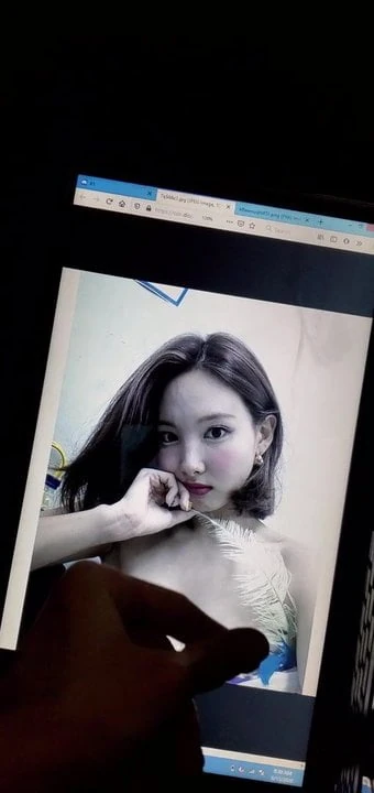 Duas vezes nayeon gozada em homenagem