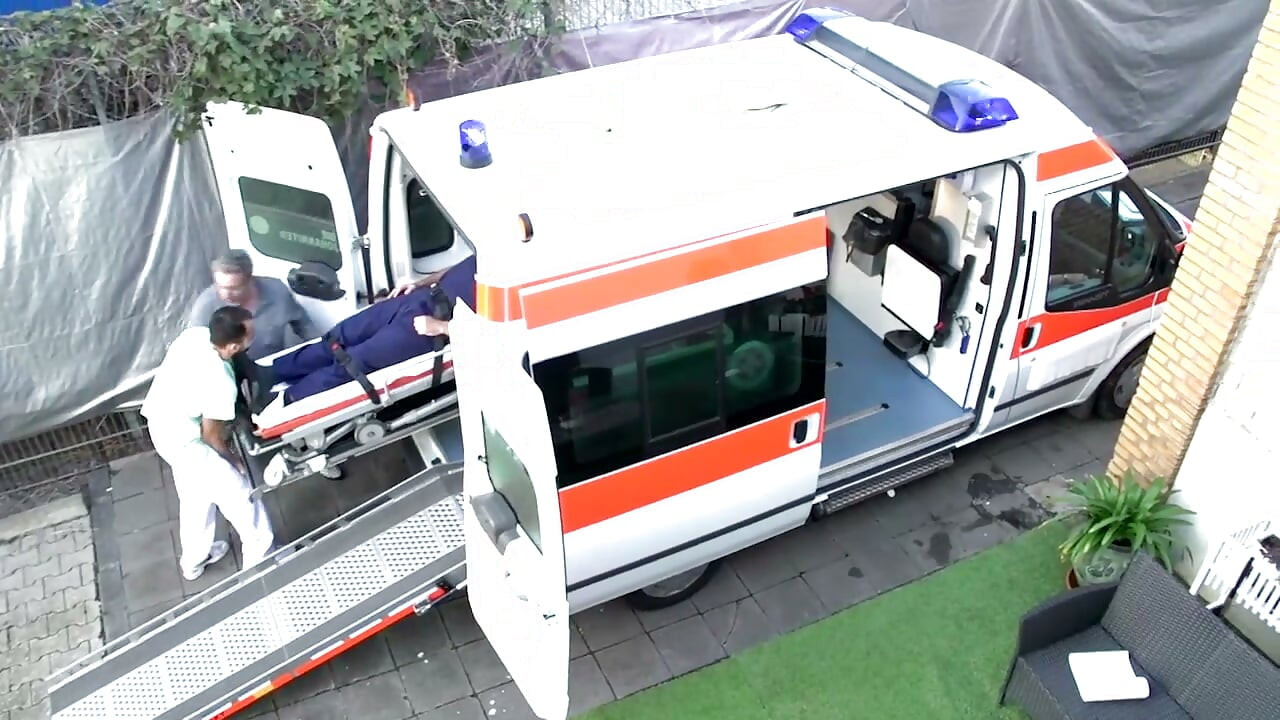Ambulansta Alman derlemesi