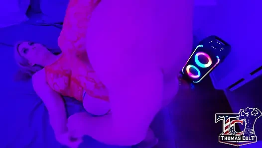 Suami membuahi istrinya dengan seks intim dan penuh gairah setelah bertukar pasangan!