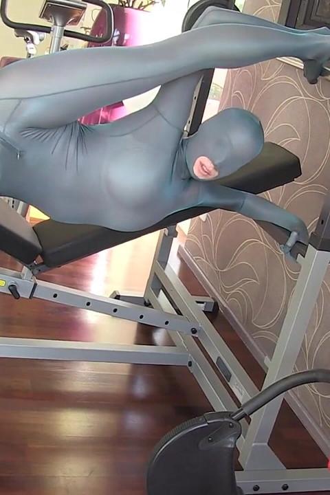 Contortion Multi Layer Spandex Suit στο γυμναστήριο