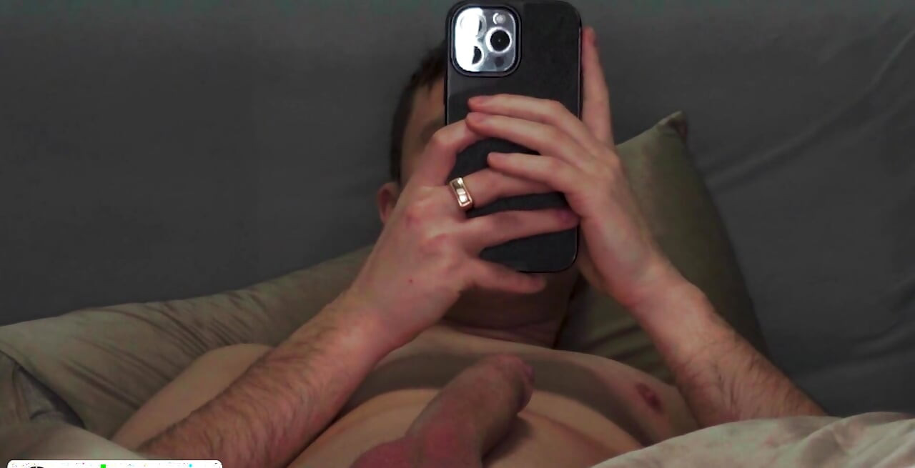 Kratka, ali vrlo kremasta sesija drkanja!