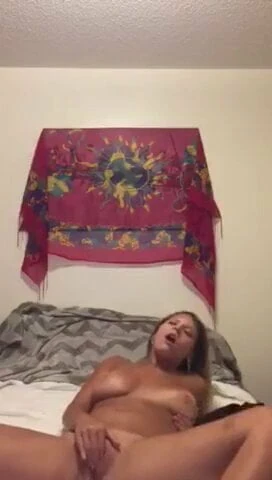 Blonde Strippt