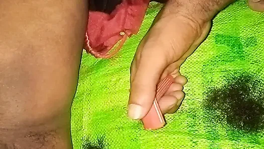 Bhabi ne baiya ke bal saf kiye fir chudai ki