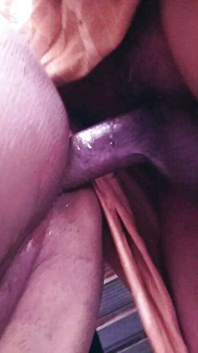Samlaingik larka apni sauteli bahan ko chodta hai. sauteli bahan ke sath chudaee.