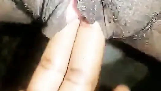 Şu Ugandalı Islak Amcık