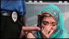 Heißes arabisches Mädchen gefickt im Büro