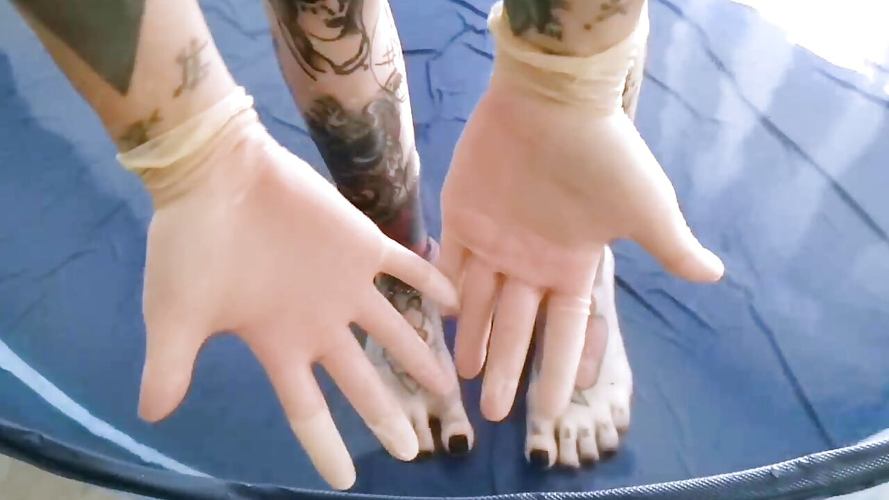 goddesslolli WATER-GLOVES-FEET