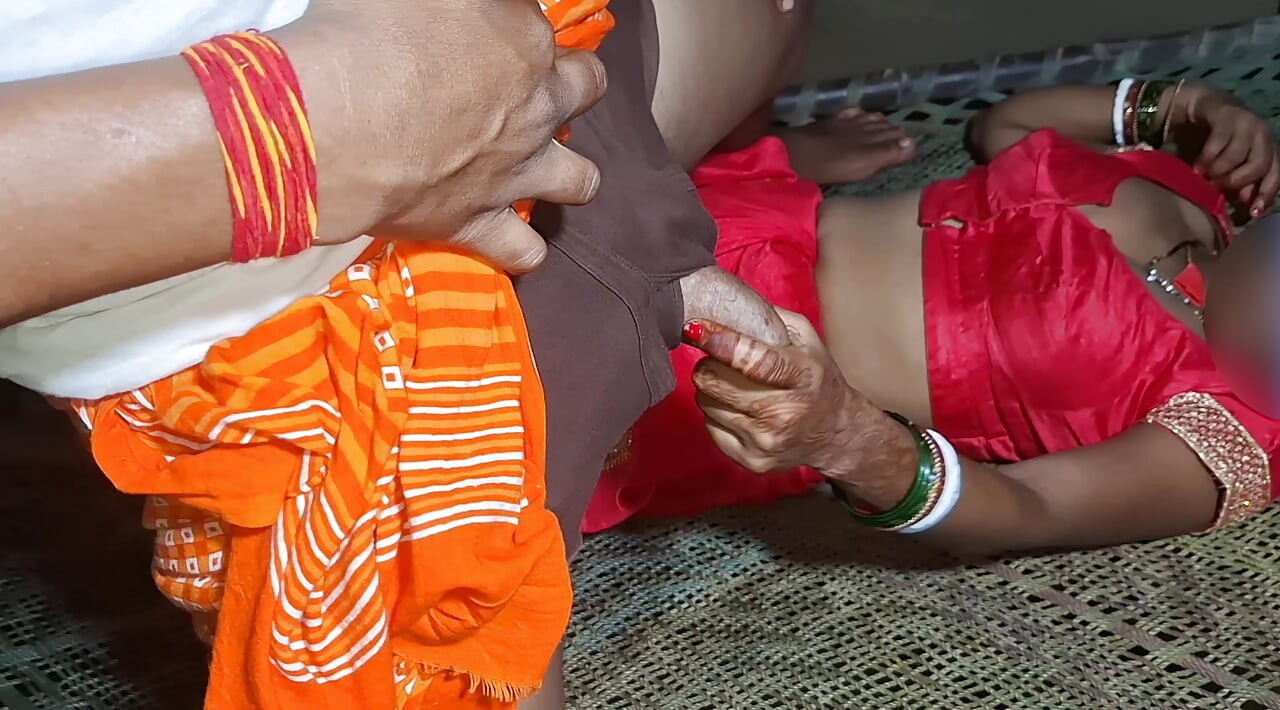 Con dì Ấn Độ Desi bị địt lồn cận cảnh trong bộ saree nóng bỏng