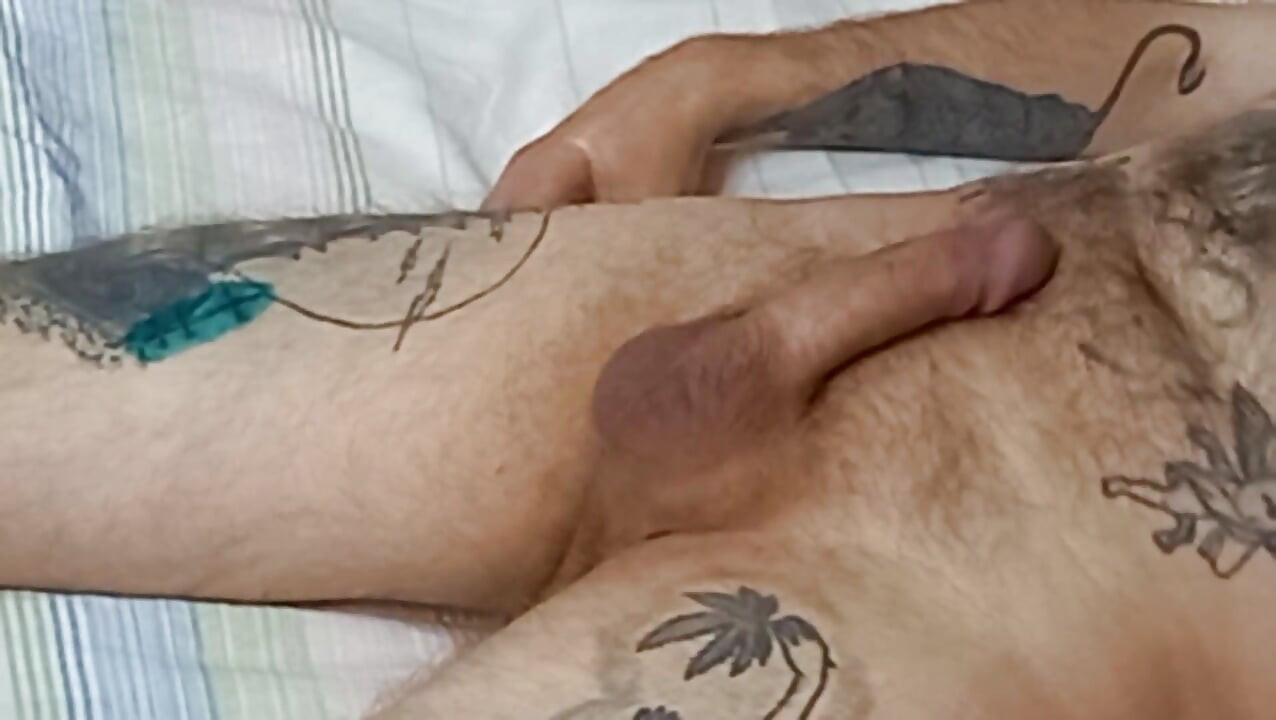 Kutas kończy się potężnym strzałem spermy
