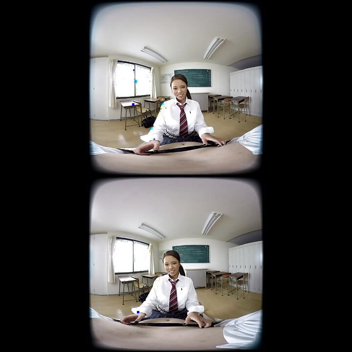 Sự trêu chọc người thích sử dụng lưỡi của cô ấy