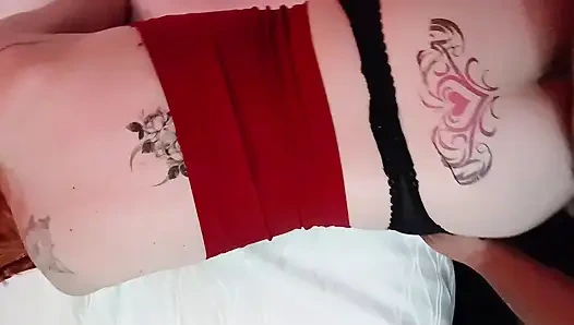 Petite redhead celtic chick is begs to get creampied and gives the best blowjob with eye contact (close up insertion)