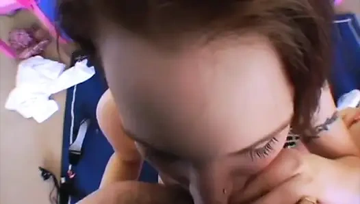 Nostaljik yutma grup seks yapıyor ve götünü sikiyor