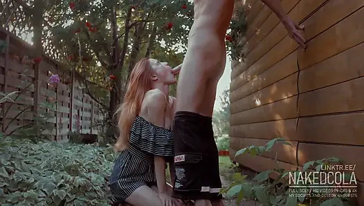 Umarım kimse onu dizlerinin üzerinde görmedi, yarağımı gırtlağına kadar alıyor - nakedcola