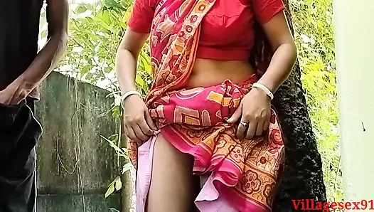Piękna wiejska żona żyje samotny seks bhabi w jebanie na świeżym powietrzu