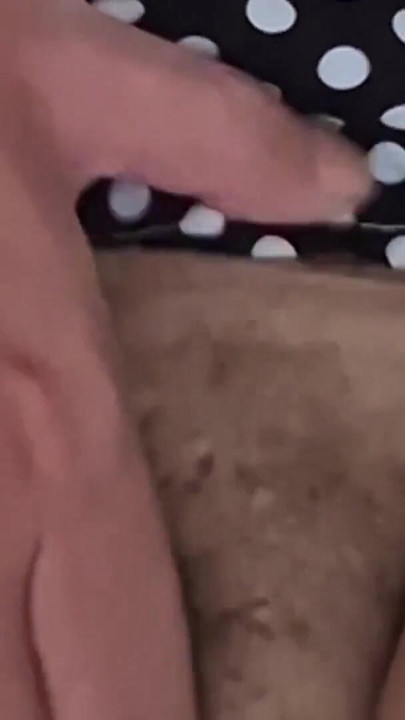 Tante seksi lagi asik fingering memeknya sampai muncrat | Klip 1
