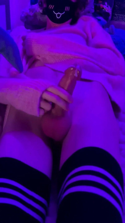 Femboy jerking off in bed