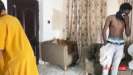 Сексуальная августовская посетительница