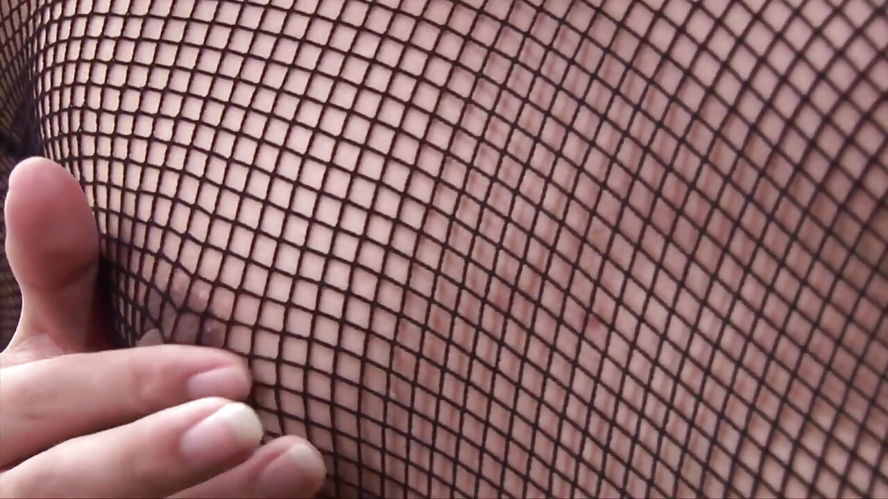 スキニーT-Girlは彼女のコックを撫でる - トランスnニューハーフ