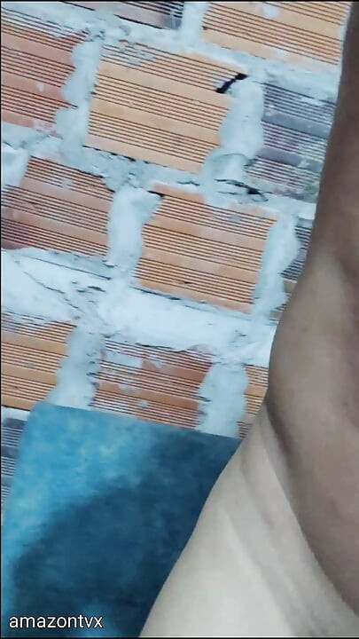 MŁODY LATYNOSKI DOJENIE SWOJEGO KUTASA KIESZONKĄ W DUPĘ