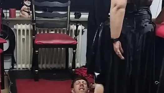 Xxl MILF Domina Trains Slave Pig with Folienbondage and Trampling