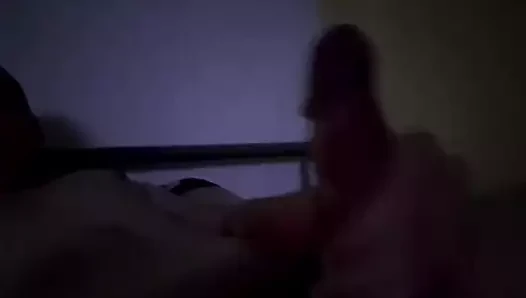 Sert yarağımı sıvazla